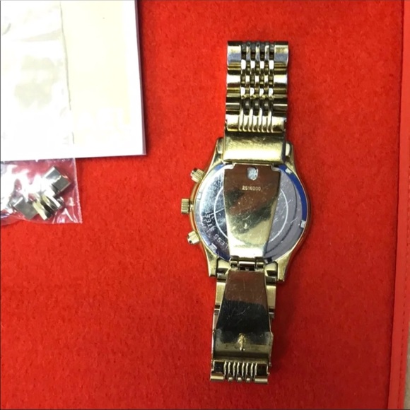 Micheal Kors gold watch - Picture 6 of 8